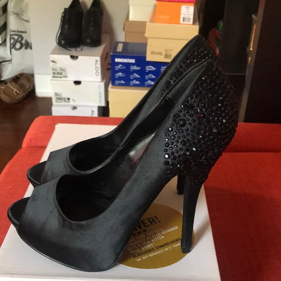 Black Rhinestone Heel - Picture 3 of 8